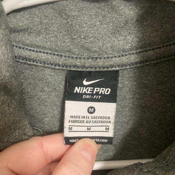 ⚡️ Nike Fri fit pullover size medium - Picture 3 of 7